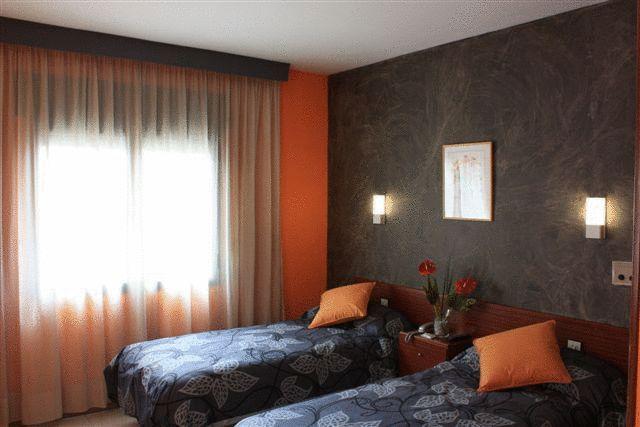 Hotel Les 7 Claus Andorra la Vella Room photo